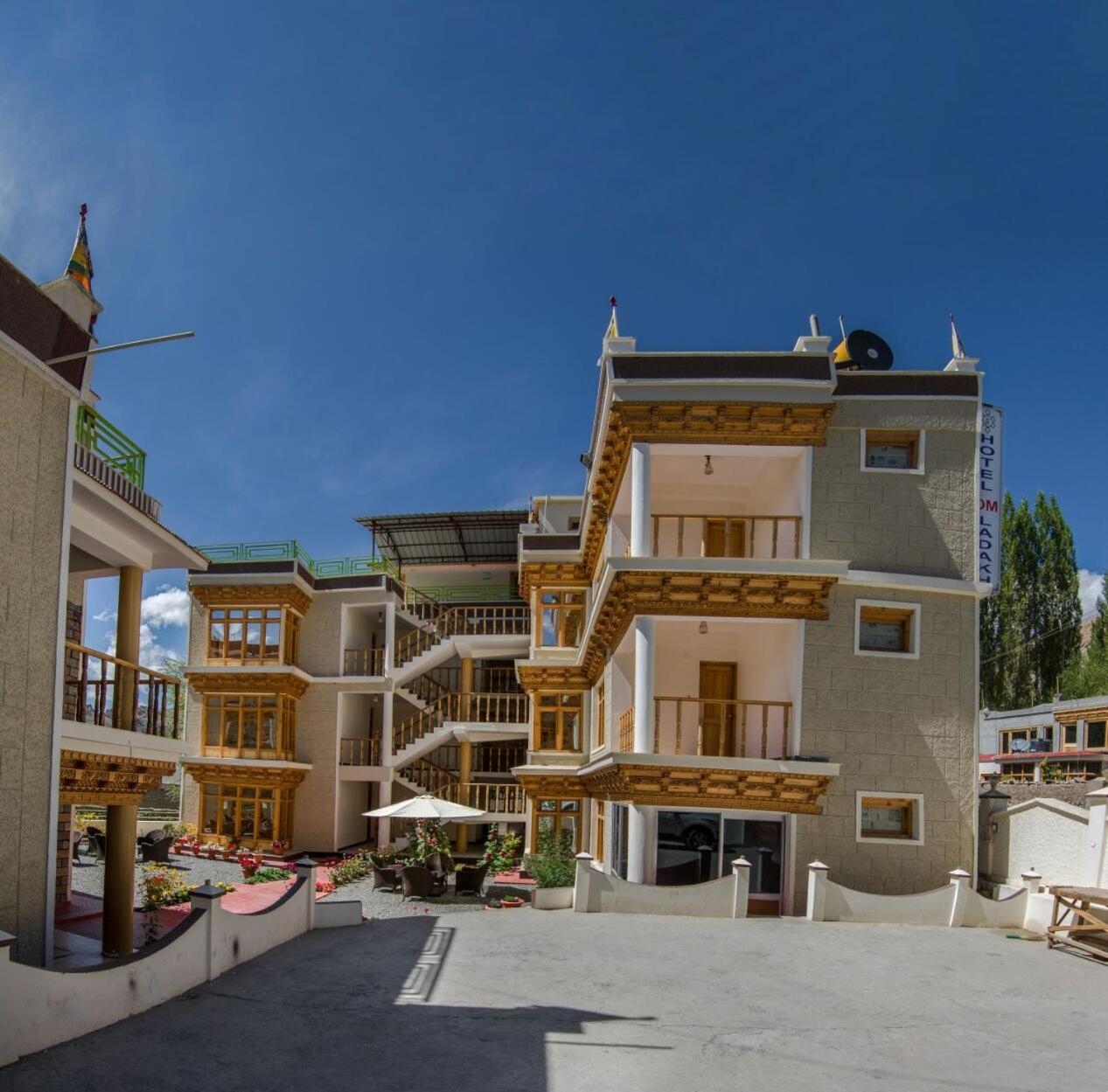 Hotel Om Ladakh Leh Exterior foto