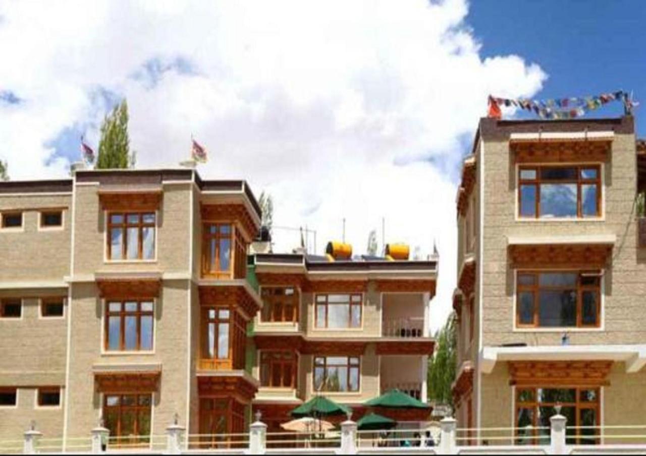 Hotel Om Ladakh Leh Exterior foto