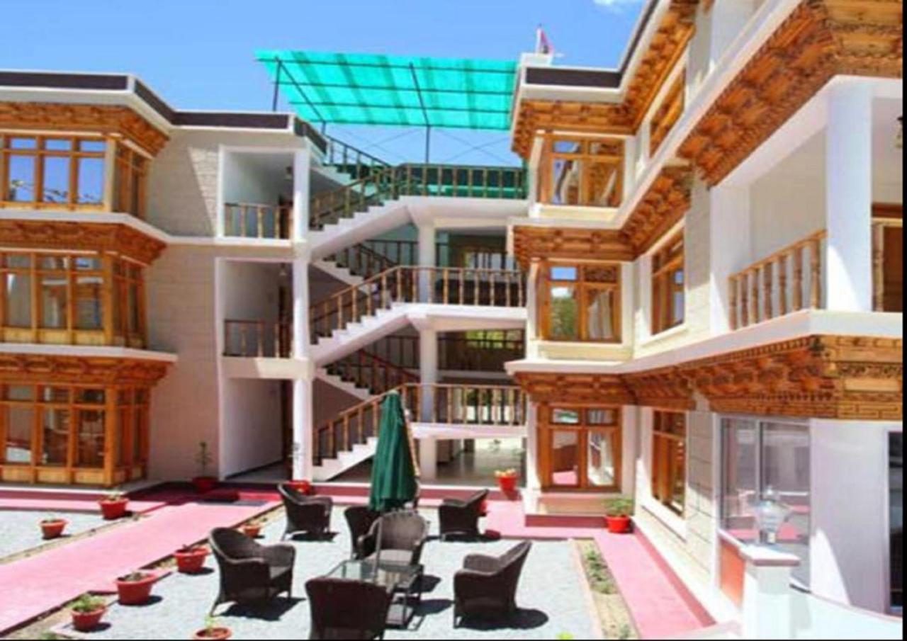 Hotel Om Ladakh Leh Exterior foto